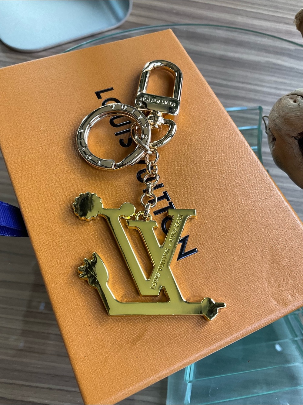 Louis Vuitton Gold LV Monogram Key & Card Holder Charm - Picture 2 of 5